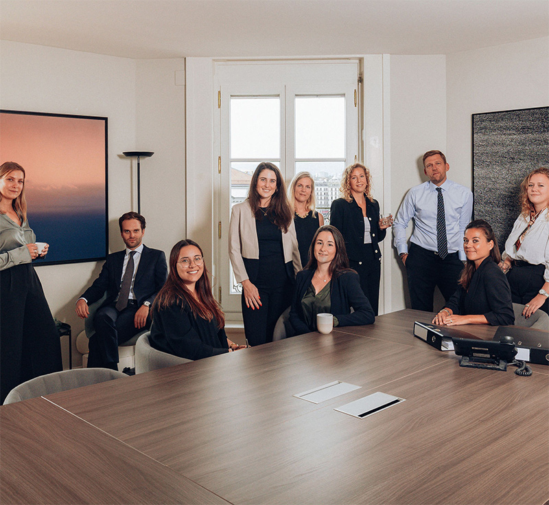 Swiss legal advisor meeting with expat client online