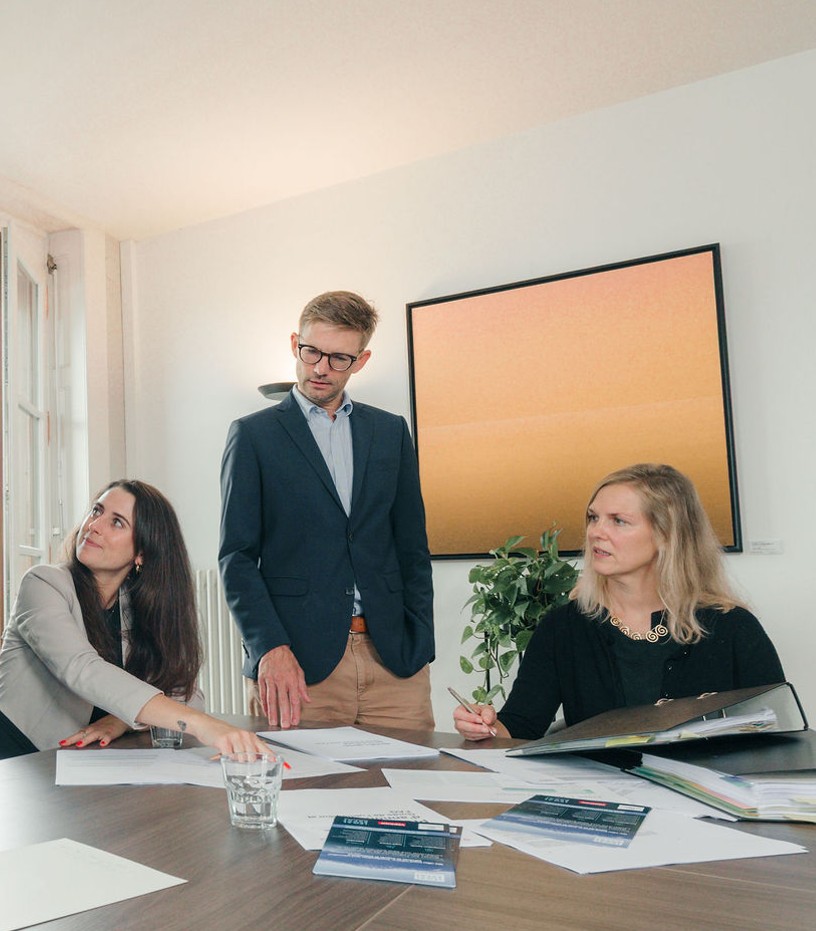 Gabriel in a meeting in Geneva - Independent lawyer consultation